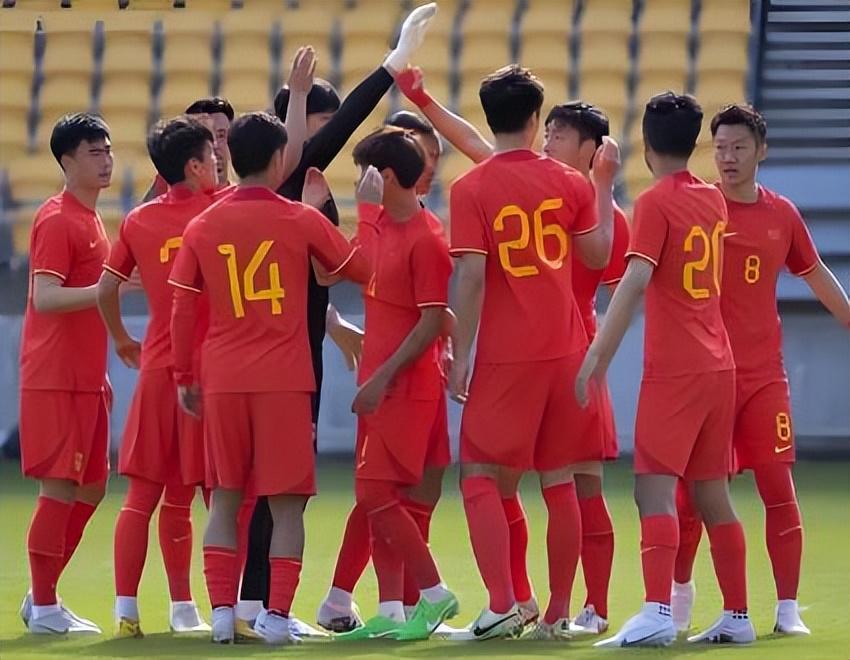 华体会体育-U23国足踢泰国首发预测！蒯纪闻首次以主力身份出战，王钰栋替补